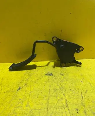 Renault Clio III Accelerator throttle pedal 8200297335