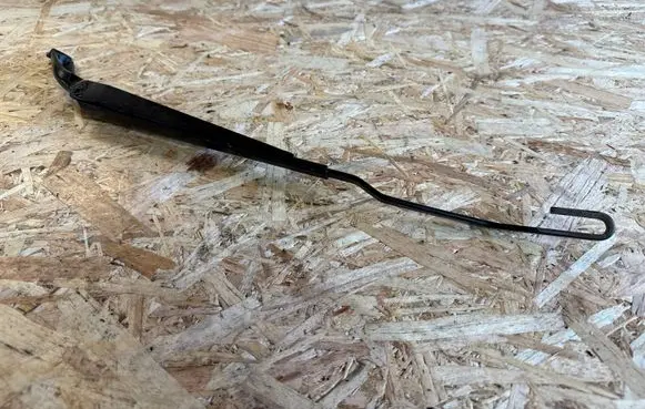 Opel Zafira A Front wiper blade arm 8624266