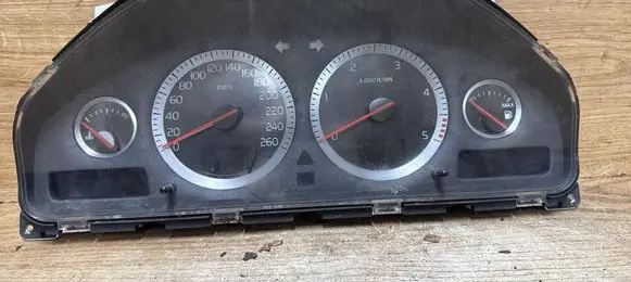 Volvo V70 Speedometer (instrument cluster) 30728791