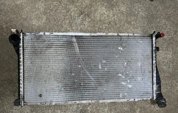 BMW 5 E39 Coolant radiator 22473459 7787907