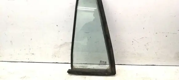 Hyundai Santa Fe Rear vent window glass 43R000381 DOT748M32AS2