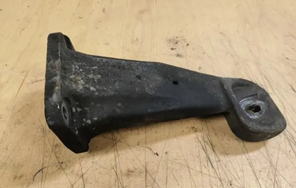 BMW X5 E53 Engine mounting bracket 676156402 6761564