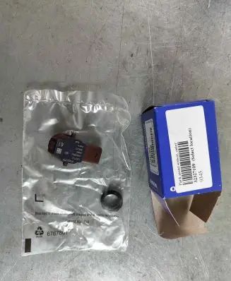 Volvo XC60 Front parking sensor holder (PDC) 32327109