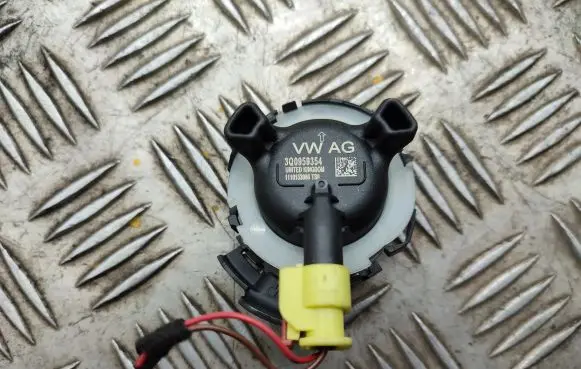 Volkswagen PASSAT B8 Airbag deployment crash/impact sensor 3Q0959354