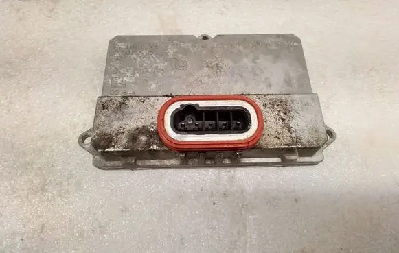 Mercedes-Benz E W211 Headlight ballast module Xenon 5DV00829000