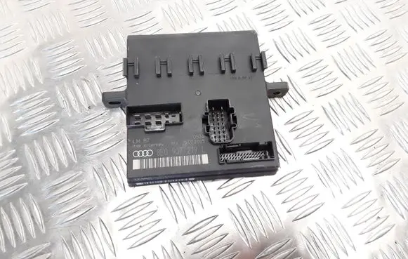 Audi A4 S4 B6 8E 8H Comfort/convenience module 8E0907279L B5T5G15B9W