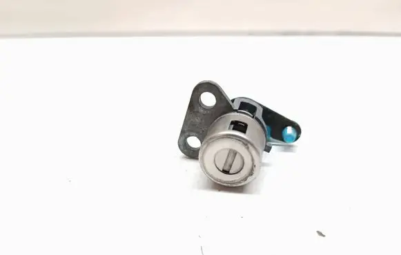 Jeep Grand Cherokee Tailgate exterior lock 