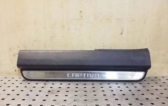 Chevrolet Captiva Front sill trim cover