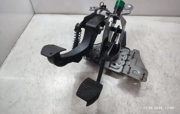 Peugeot 308 SW Pedal assembly 