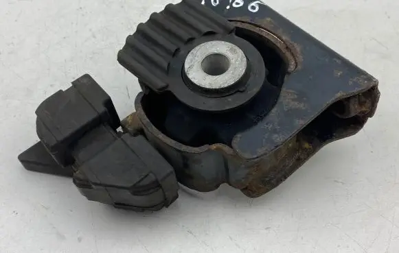 Toyota Prius+ (ZVW40) Engine mount bracket 1T077402