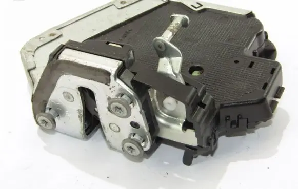 Lexus RX 330 - 350 - 400H Rear door lock