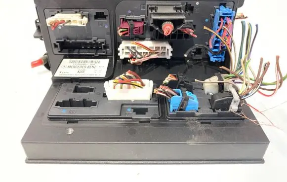 Mercedes-Benz E W211 Other control units/modules 2115453801
