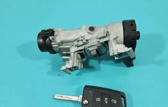 Volkswagen Polo V 6R Ignition lock 6C0905865 IMPRK1414277
