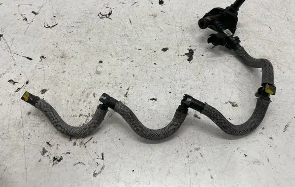 Mercedes-Benz C W205 Fuel return line/hose 