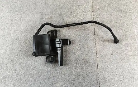 Volkswagen Golf VII Other engine bay part 0D9127417 0DD301472 5Q0121093DH