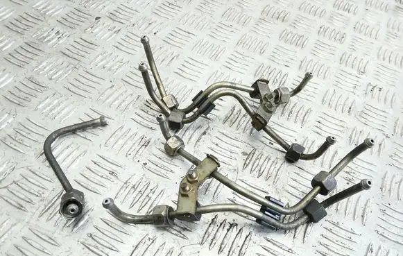 Opel Astra H Fuel injector supply line/pipe 