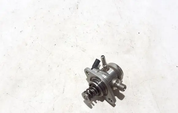 Dacia Duster Fuel injection high pressure pump 166307520R