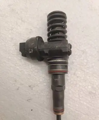 Audi A4 S4 B6 8E 8H Fuel injector 0414720214 038130073AR