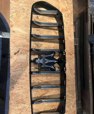 Maserati Levante Front bumper upper radiator grill 670151261
