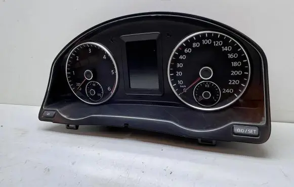 Volkswagen Golf Plus Speedometer (instrument cluster) 5M0920871A 1073936270 VD10482810