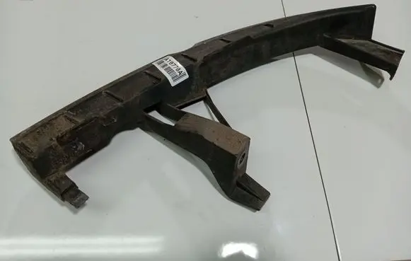 Front bumper mounting bracket
