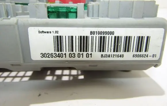 BMW 1 E81 E87 Fuse module 690662401