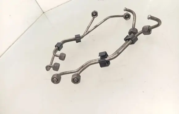 Volkswagen Sharan Fuel injector supply line/pipe 