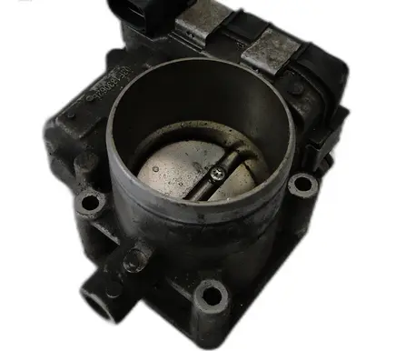 Volkswagen Golf VII Throttle valve 03F133062B