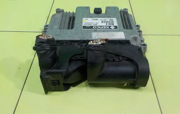 KIA Sportage Engine control unit/module 391102BAH1