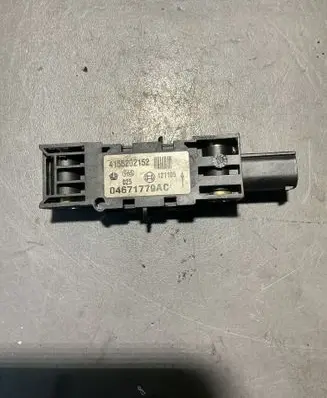 Jeep Grand Cherokee (WK) Airbag deployment crash/impact sensor 04671779AC 121105