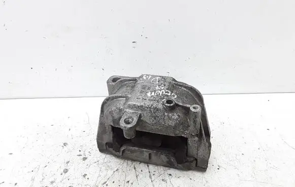 Skoda Octavia Mk2 (1Z) Engine mount bracket 1K0199262