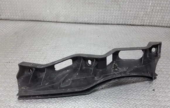 Front bumper mounting bracket