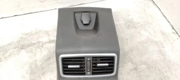 Rear air vent grill