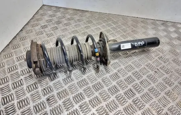 Front shock absorber with coil spring