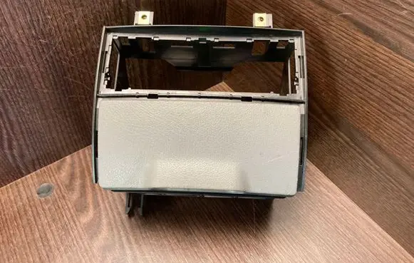 Cup holder front