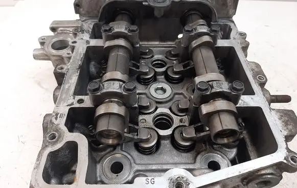 Subaru Legacy Engine head RHT20D103