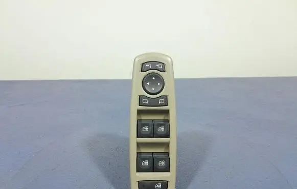 Renault Megane III Electric window control switch 809610018R