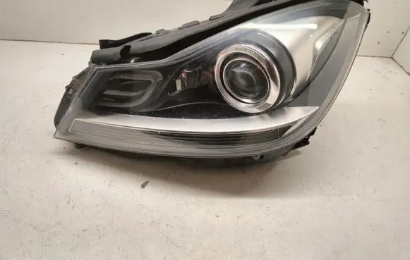 Mercedes-Benz C W204 Headlight/headlamp