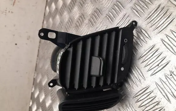 Iveco Daily 6th gen Dashboard side air vent grill/cover trim 5801607539