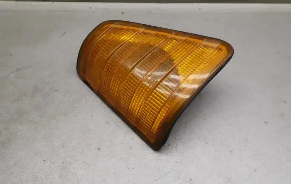 Mercedes-Benz 208 308 Front indicator light