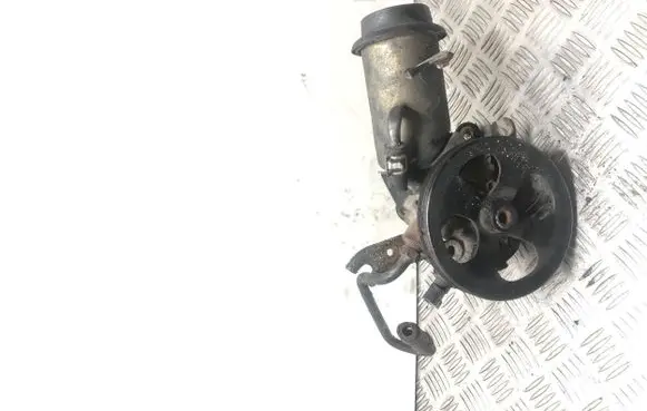 Toyota Yaris Power steering pump