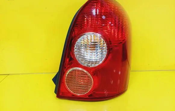 Mazda 323 F Rear/tail lights