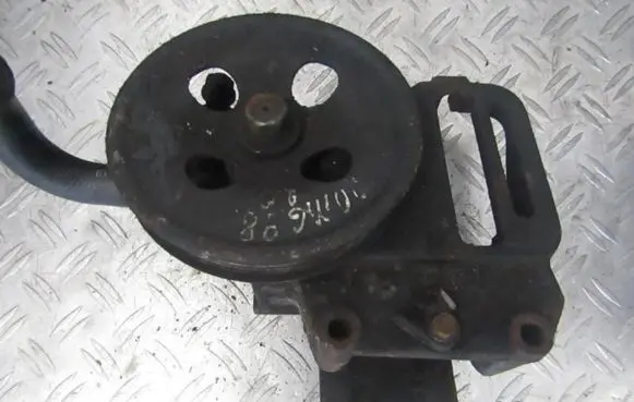 Mitsubishi Galant Power steering pump MR333800