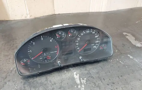 Audi A6 S6 C5 4B Speedometer (instrument cluster) 4B0919860N