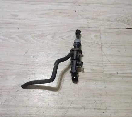 Dacia Duster II Clutch slave cylinder 306104007R 2561820 B535181507