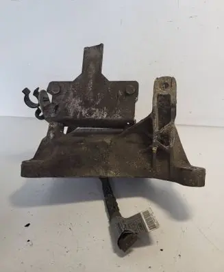 BMW 3 E90 E91 Engine mounting bracket 22116760309
