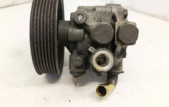 Mitsubishi Pajero Power steering pump
