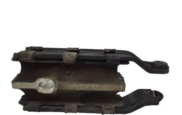 Volvo V70 Engine mount bracket 31262935