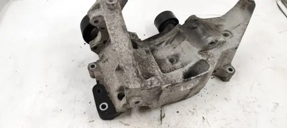 BMW 1 E82 E88 Generator/alternator bracket 780263902 13992010