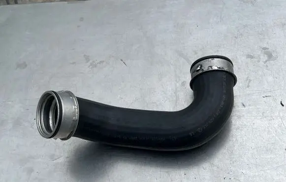 Intercooler hose/pipe